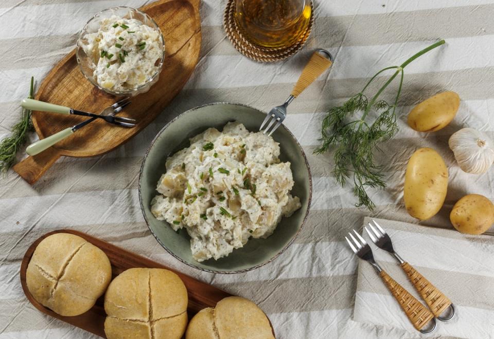 Ensaladilla patatas alioli