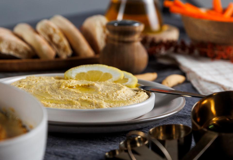 Classic hummus