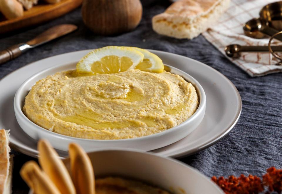 Classic hummus