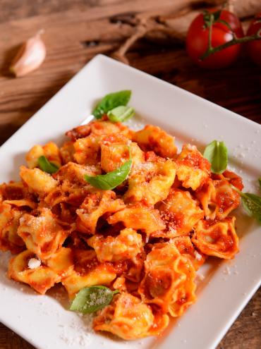 Pasta rellena de chorizo Palacios con tomate casero